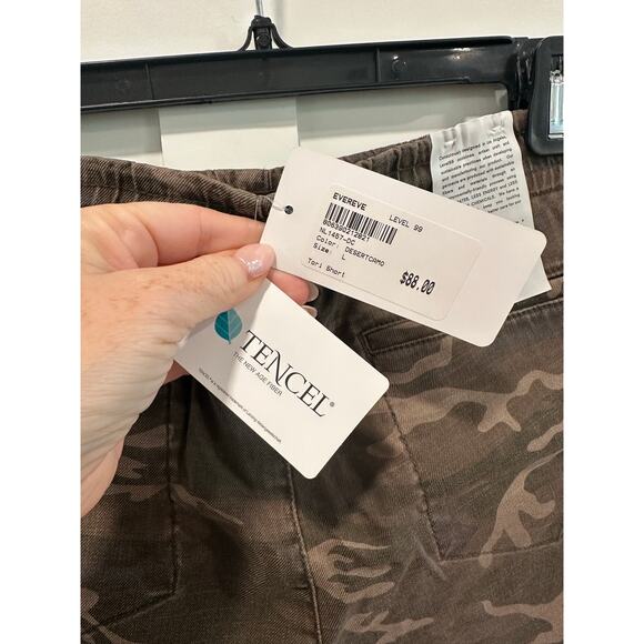 Level 99 Camouflage Brown Women's Shorts - Picture 5 of 6